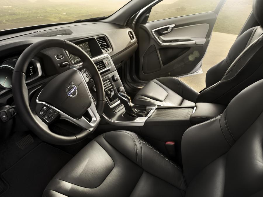  Volvo V60 2014 года  (фото 8 из 13)